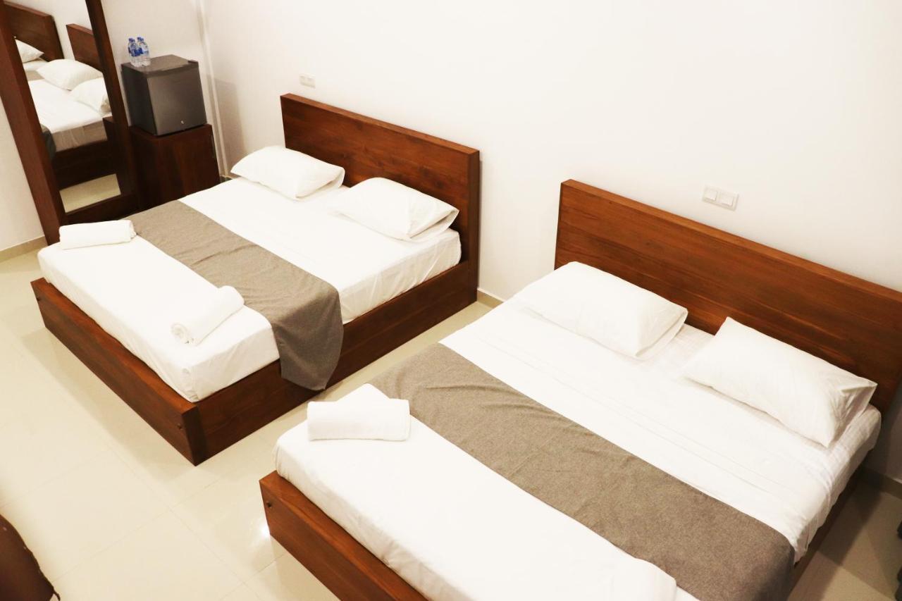 Marakolliya Beach Resort Tangalle Bagian luar foto
